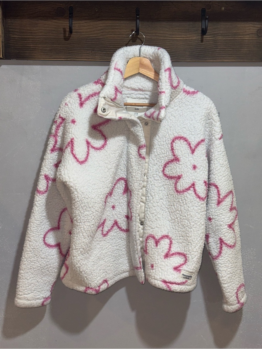 abercrombie kids Cream Sherpa Jacket with Pink Flower Print size 17/18
